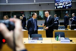 Очільники угорського та польського МЗС посперечалися через допис Орбана