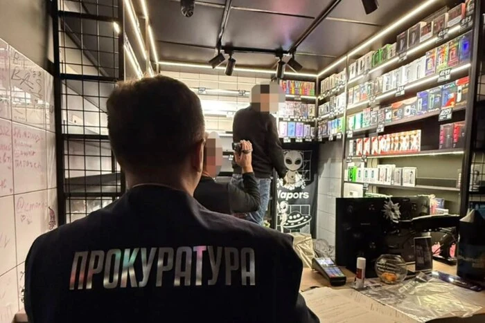 На Вінниччині викрито потужний підпільний цех з виробництва рідин для електронних сигарет (фото)