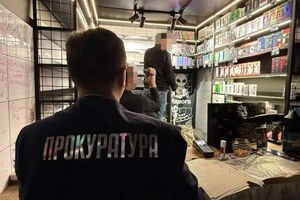 Під час 17 санкціонованих обшуків правоохоронці вилучили обладнання для виробництва, фасування та маркування рідин