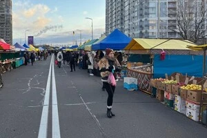 Кияни та гості міста зможуть придбати різноманітну продукцію, як правило, за цінами, нижчими за ринкові