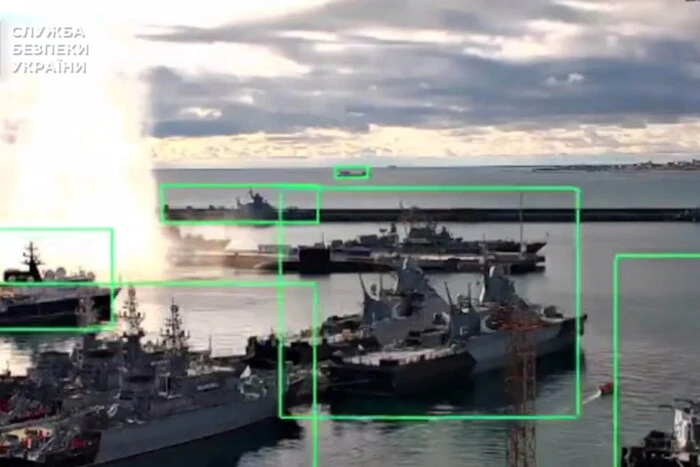 СБУ вперше знищила підводний човен РФ дронами у Новоросійську