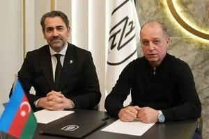 «Нефтчі» з 59-річним Вернидубом (праворуч) підписав контракт терміном на півтора року