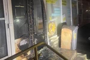 Підпал  поштового відділення у Деснянському районі. Поліція Києва затримала підозрюваного