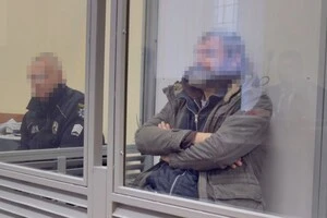 Білоусу інкримінують систематичні зґвалтування та сексуальне насильство стосовно студенток, серед яких були неповнолітні