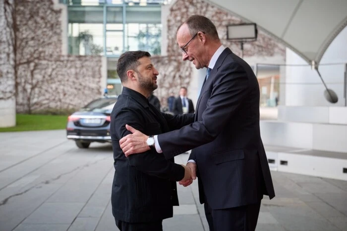 Мерц: Захід готовий захищати Україну, якщо Росія порушить припинення вогню