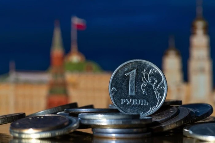 Санкції, війна і дефіцит: Time оцінив, скільки ще витримає економіка Росії