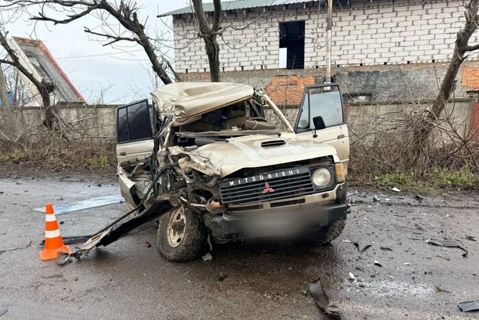 Невдалий обгін на трасі Біла Церква – Фастів: у потрійній ДТП постраждали двоє водіїв (фото)