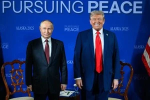 Російський диктатор Володимир Путін та президент США Дональд Трамп на саміті на Алясці 15 серпня 2025 року
