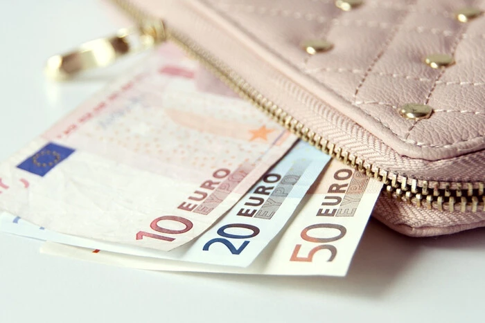 Українські біженці в Німеччині можуть втратити виплати з безробіття: названо умови