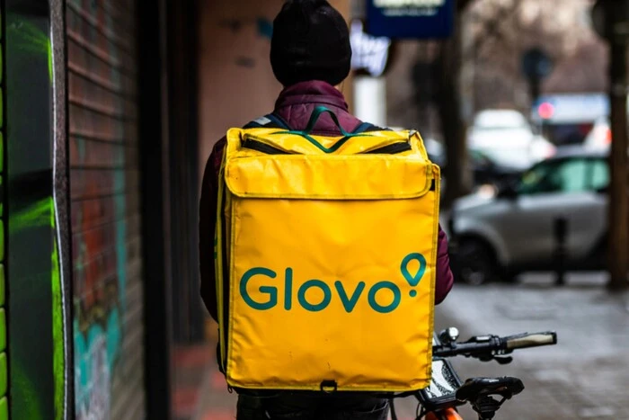 Кур’єр Glovo кастетом розбив обличчя батькові відомого блогера Степанця