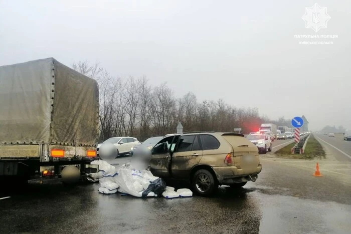 На трасі Київ-Чоп сталася масштабна ДТП: рух у бік Житомира ускладнено