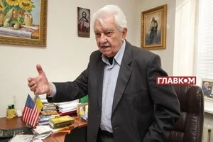 Вадим Крищенко під час інтерв'ю