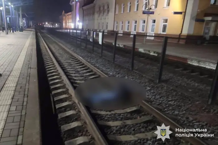 У Вінниці під колесами потяга загинула 18-річна студентка