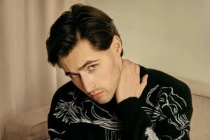 KHAYAT є одним з рекордсменів відбору: для нього цей рік стане четвертим у боротьбі за поїздку на головний пісенний конкурс Європи