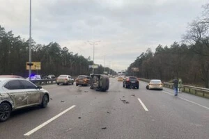 В'їзд до Києва ускладнено через масштабну аварію на Бориспільській трасі  