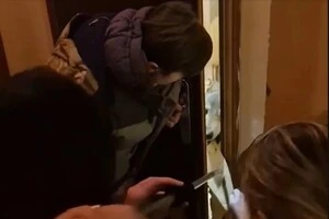 Рятувальники Wild Animals Rescue Center ввели тварині седативні препарати