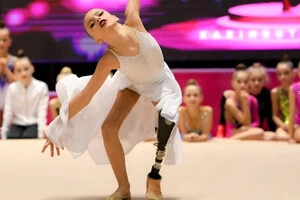 Дівчинка була протезована в Австрії після важких травм внаслідок обстрілу 