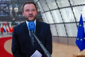 Естонія пообіцяла стріляти по «зелених чоловічках» з РФ