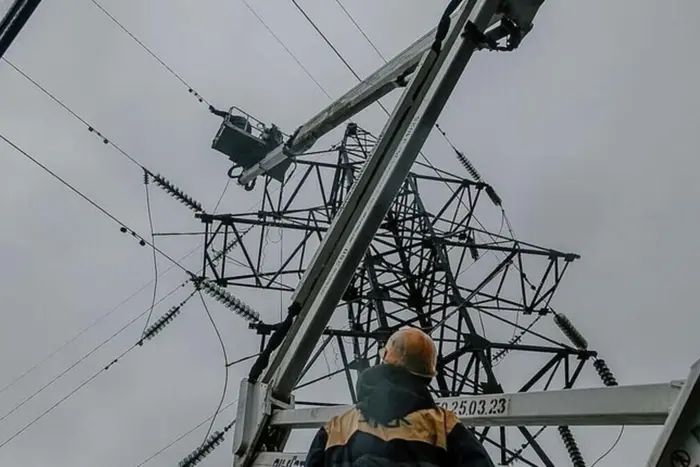 У різдвяну ніч РФ вдарила по енергооб'єктах: перелік регіонів, де знеструмлені споживачі