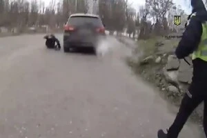 У Києві водій влаштував перегони з поліцією та травмував патрульного: кадри затримання