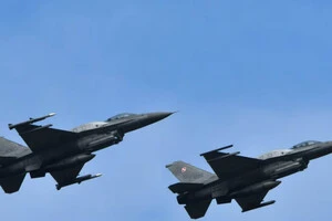 Польща тимчасово закривала небо через інциденти в повітрі