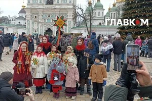 Різдво у серці столиці: Київ зустрів свято великою ходою звіздарів (фото, відео)