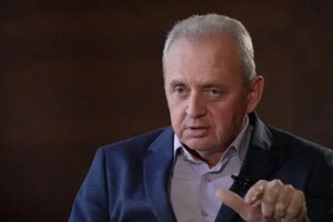 Віктор Муженко розкритикував рішення влади щодо дозволу чоловікам виїжджати з України