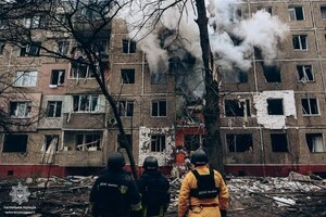 Унаслідок влучання ворожого безпілотника пошкоджено п’ятиповерховий житловий будинок