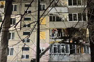 Комунальні служби продовжать працювати на місці атаки