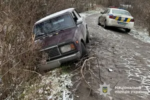 На правопорушника складено адміністративні матеріали за керування транспортним засобом у стані сп’яніння та без посвідчення водія
