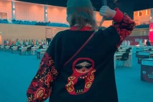 Міжнародна шахова федерація зазначила, що одяг росіянки відповідає дрес-коду