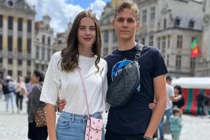 Назар Степанов є сином тренерки Ярослави, Тетяни Степанової, а також одним з перспективних українських бар'єристів