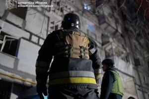 Наслідки одного з попередніх ударів по Запоріжжю