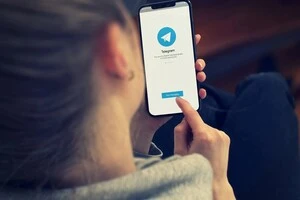 Одинадцятикласниця з Хмельницького за копійки зливала дані російському розвіднику. Що вирішив суд