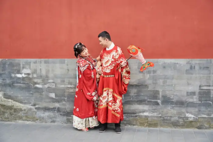 Батьки в Китаї вигадали сучасний спосіб, щоб змусити дітей одружуватися