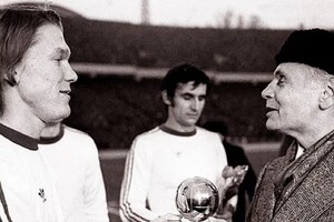 У 1975 році Олег Блохін став першим українцем володарем «Золотого м’яча»