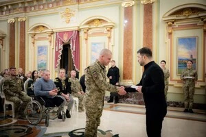 Глава держави особисто передав сертифікати військовослужбовцям, а також рідним полеглих бійців