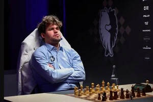 Норвежець є наймолодшим шахістом, який очолював офіційний рейтинг ФІДЕ