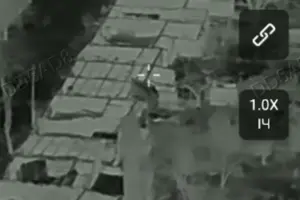 Прапор України, встановлений у Родинському бійцями 14-ї бригади «Червона Калина»