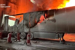 Через пожежу, спричинену падінням уламків ворожого безпілотника, було знищено посилок на понад 2 млн грн