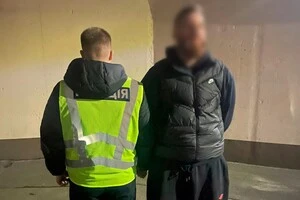 Літня киянка віддала 1,4 млн грн шахраям: підозру отримав 30-річний житель столиці