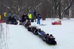 До дітей з радістю доєднуються й дорослі