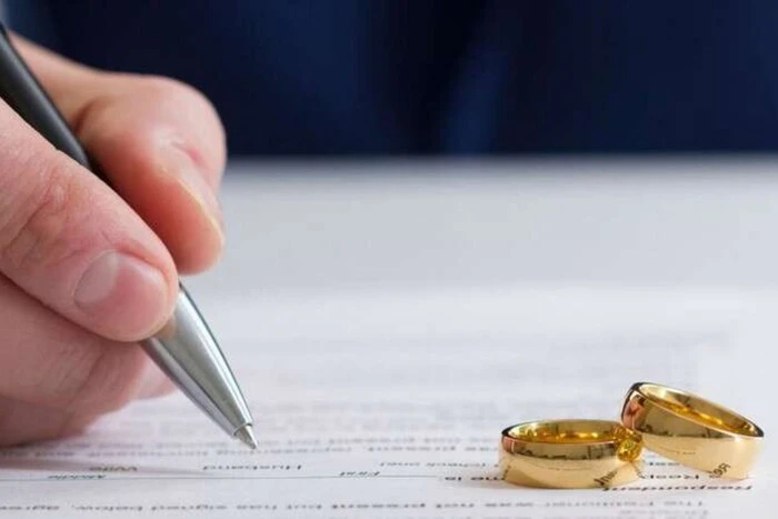 Зміна прізвища. Мін'юст розповів подружжям про нюанс, який не всі знають