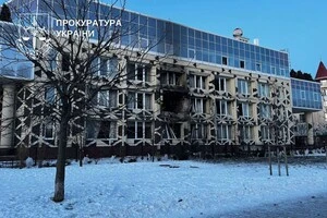 Наслідки удару по клініці на столичній Оболоні