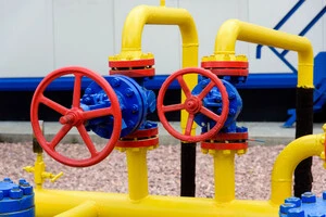 Експерт звернув на те, що додаткові нарахування за сам факт підключення до мережі виглядають економічно необґрунтованими