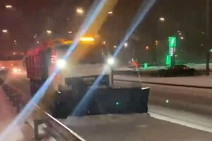 Київ засипає снігом: на вулиці виведена техніка, можливі обмеження на в'їзд у місто