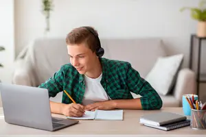 Керівництво громади спільно з керівниками закладів освіти самостійно визначають формат роботи