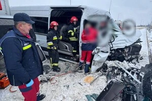 Внаслідок аварії загинула 34-річна пасажирка мікроавтобуса