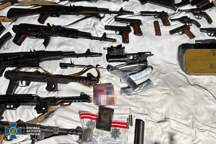 СБУ і поліція зірвали спробу продажу однієї з найбільших партій «трофейної» зброї