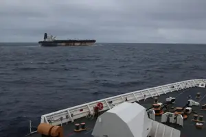 Протягом останніх трьох місяців 2025 року під російський прапор було переведено 25 танкерів